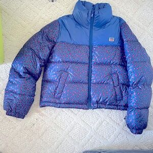 Levi’s cropped puffer Jacket *NEW*